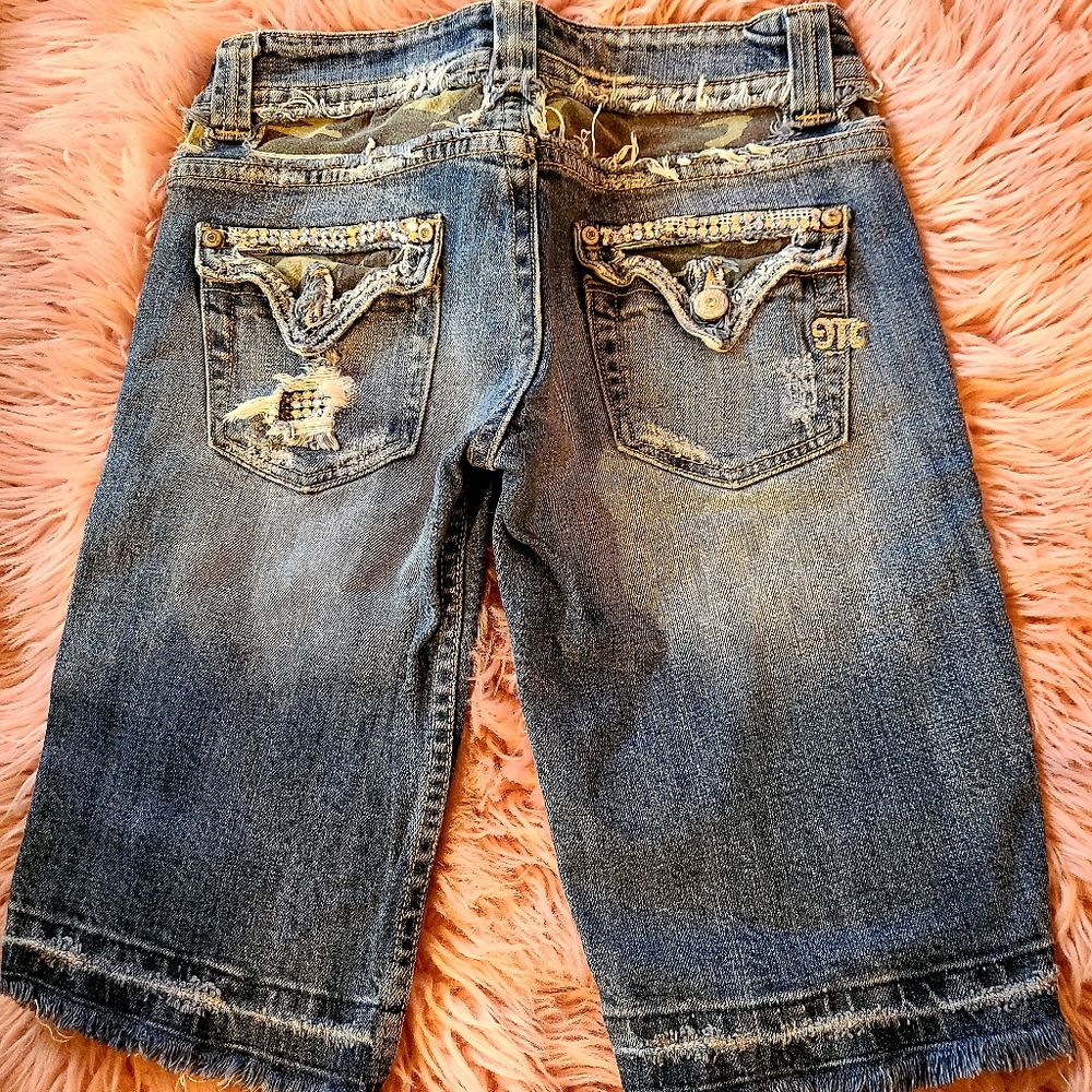 Sz 26 Miss Mre Bermuds/Capri Jean Shorys